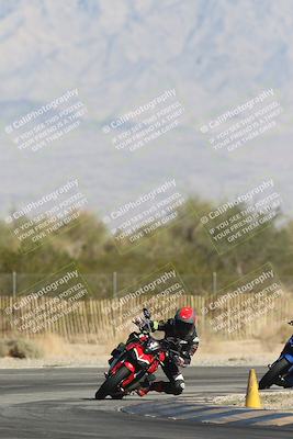 media/Oct-30-2025-Racers Edge (Thu) [[dabbdaf680]]/3-B Group/Session 2 Turn 2/